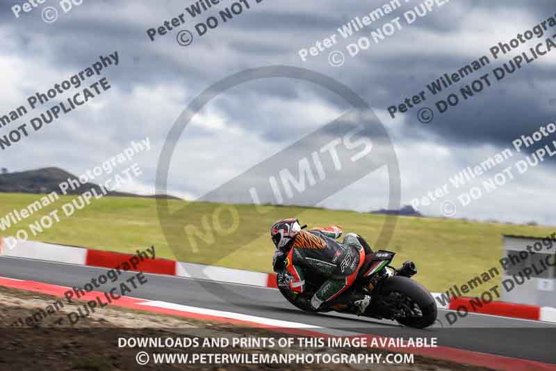 cadwell no limits trackday;cadwell park;cadwell park photographs;cadwell trackday photographs;enduro digital images;event digital images;eventdigitalimages;navarra;no limits trackdays;peter wileman photography;racing digital images;trackday digital images;trackday photos